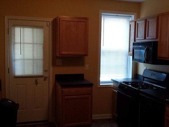 4th image of 3126 Presstman St