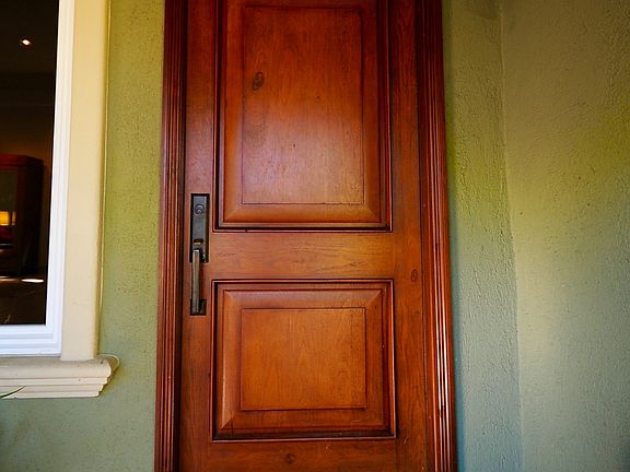 4th image of 775 Hidalgo Ct