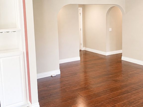 4th image of 16068 Summershade Dr