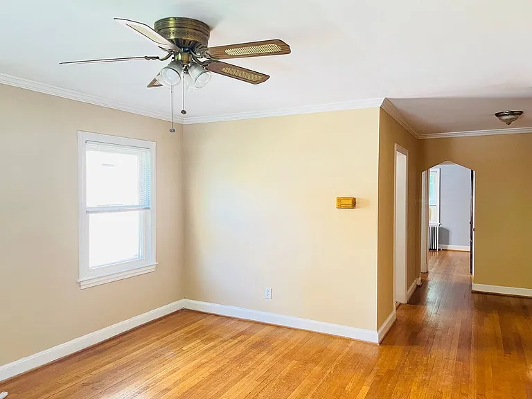 8505 Greenwood Ave — Photo 6