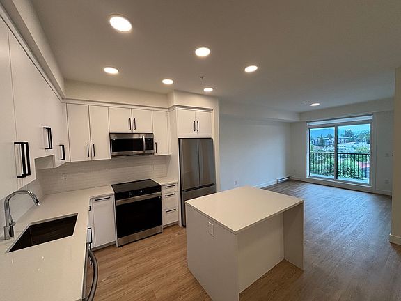2nd image of 33816 Fraser St #404