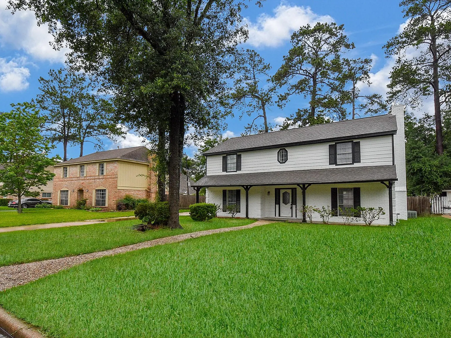 4 bed, 2.5 bath, 2446 sqft, $2,400 — Photo 3