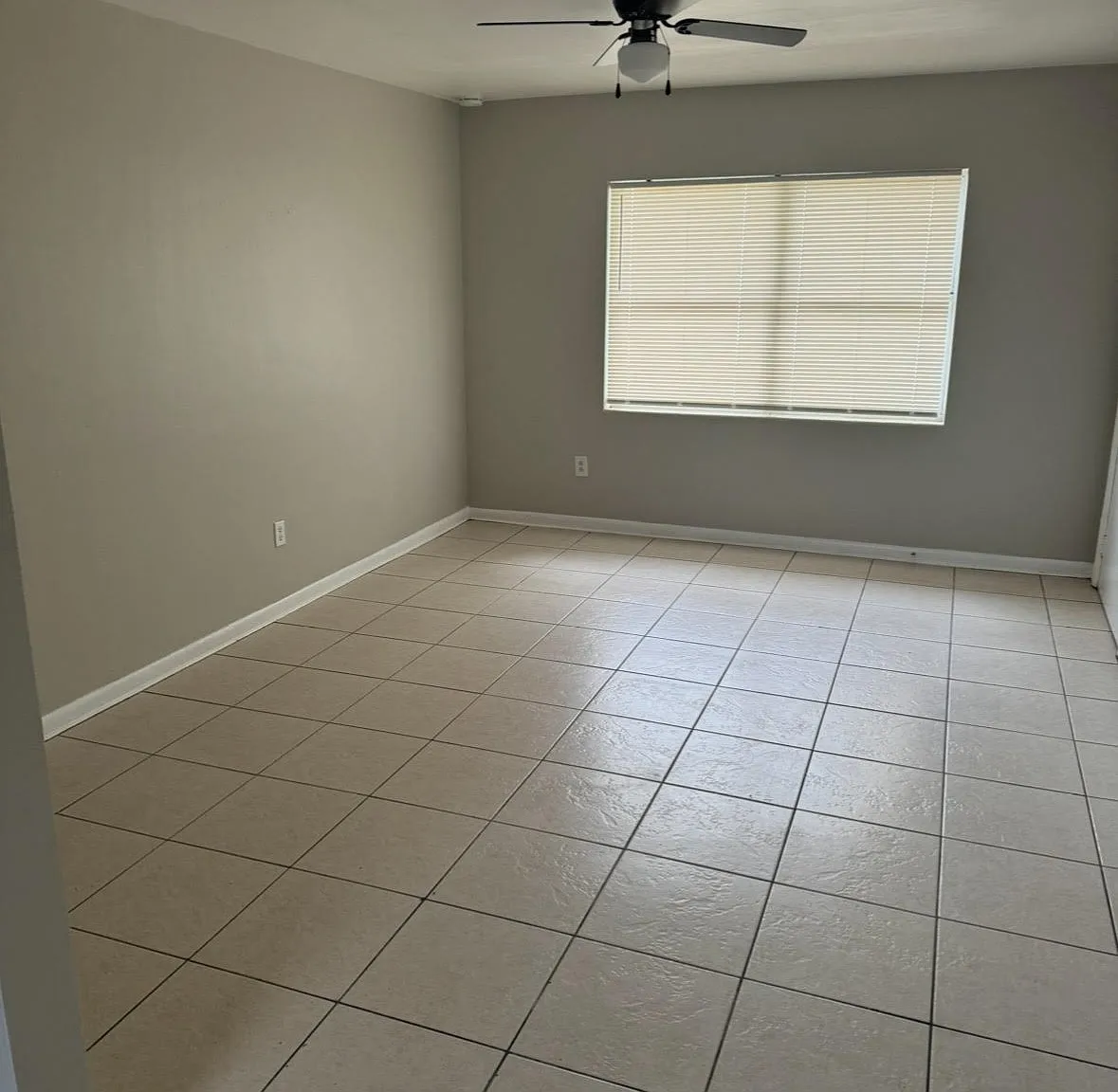 2 bed, 832 sqft, $1,900 — Photo 3