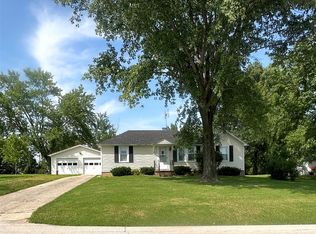 1174 Bieker Rd, Washington, MO 63090