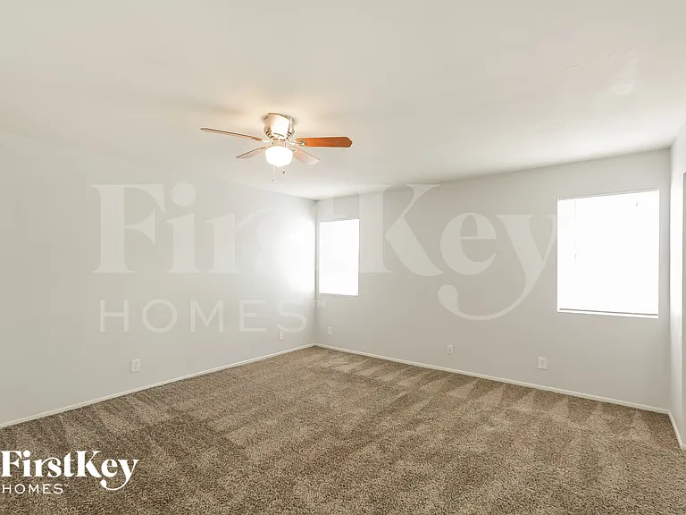 9631 N 35th Dr — Photo 10