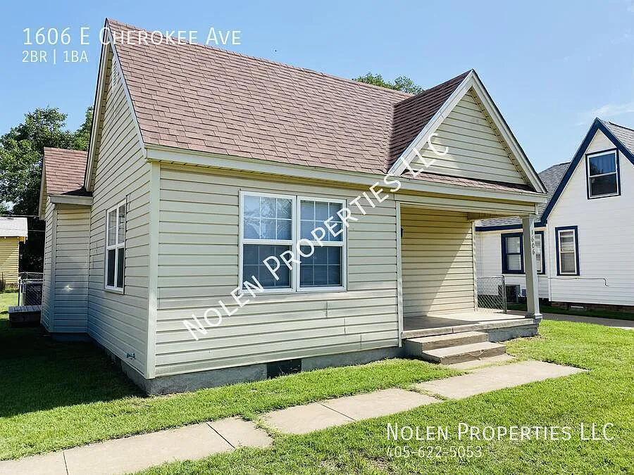 2 bed, 1.0 bath, 828 sqft, $825 — Photo 2