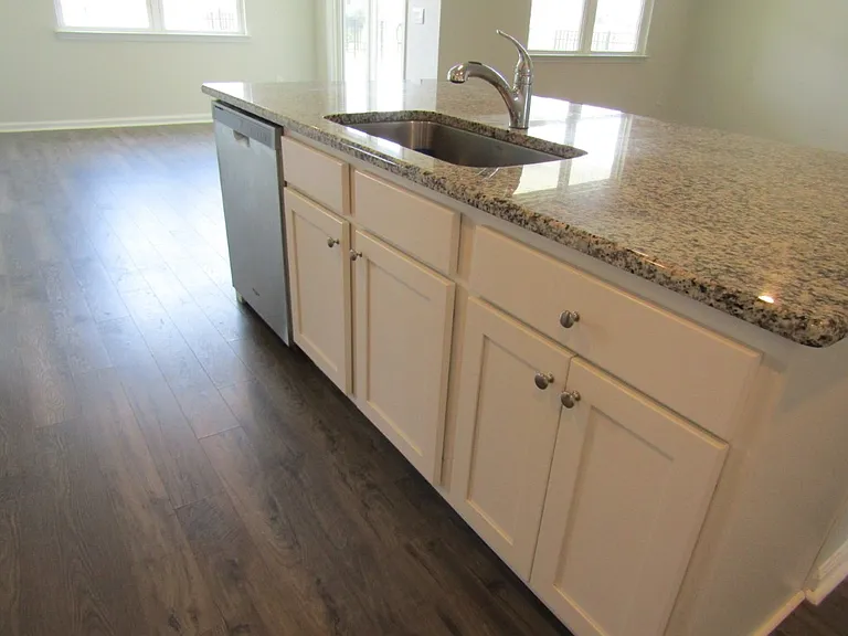 2165 Ainsley Dr — Photo 15