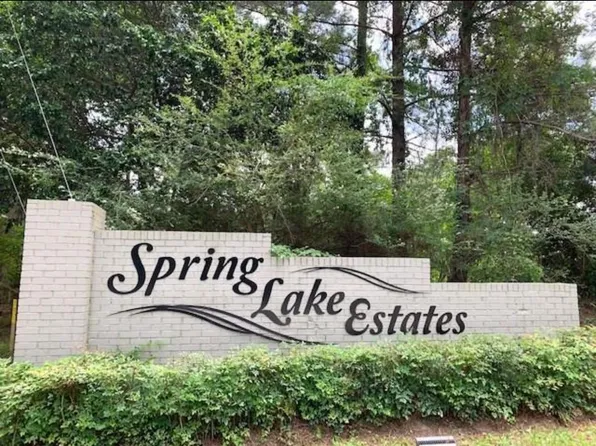 3779 Spring Dr, Huntsville, TX 77340