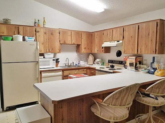 3rd image of 91 Crooked Pine Rd