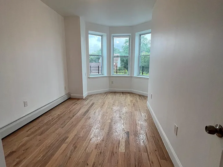 763 Home St #2 — Photo 3