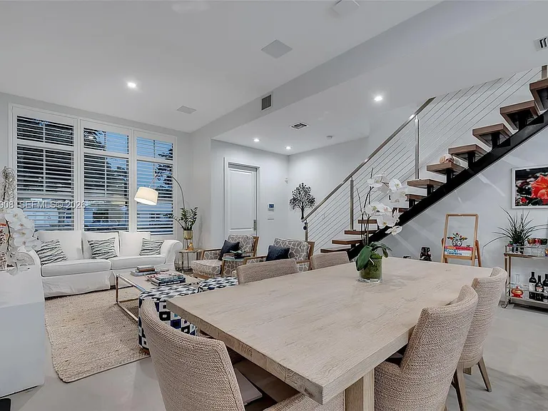3406 Ponce De Leon Blvd — Photo 4