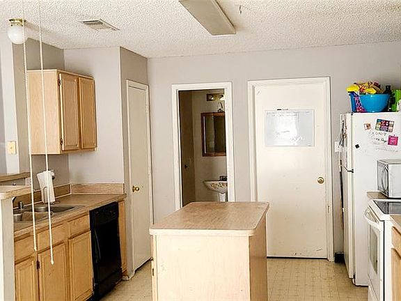 4th image of 2601 Whitehurst Dr