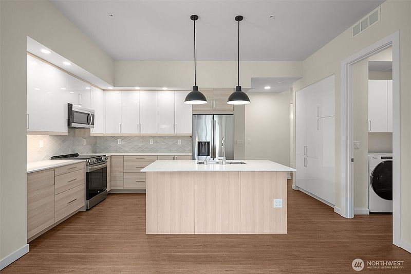 5th image of 14509 Cedar Grove Road SE #E201