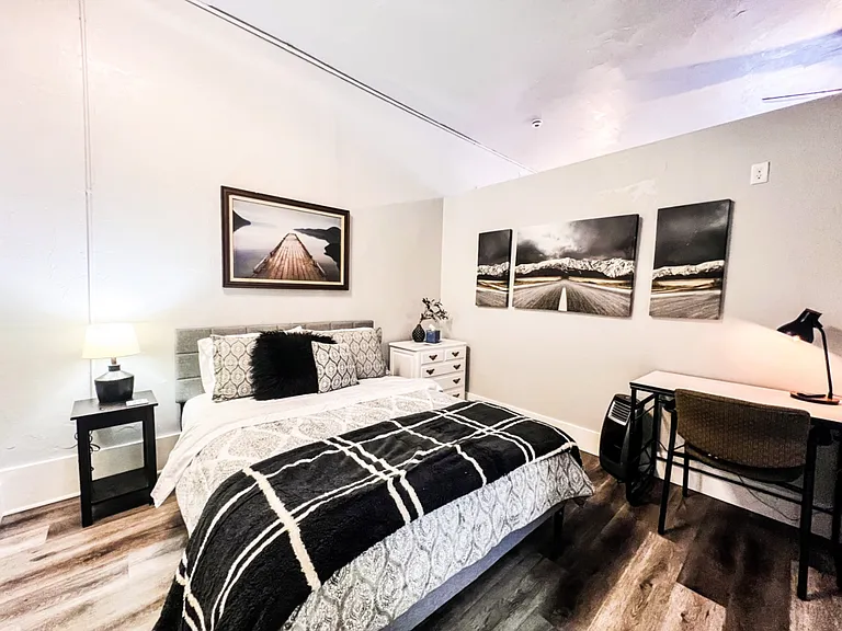 427 E Mill St #1 — Photo 16