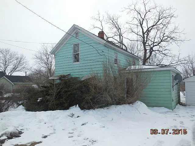 579 Main St photo 1