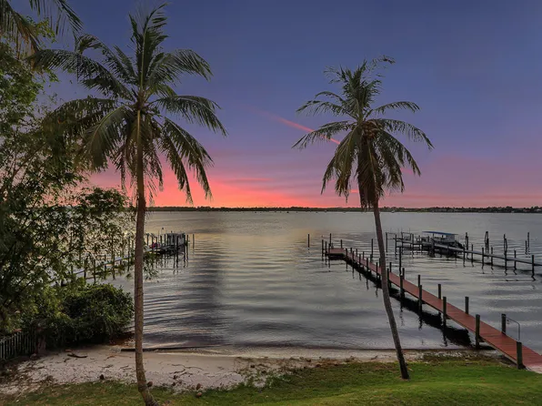 900 SW Saint Lucie Crescent, Stuart, FL 34994
