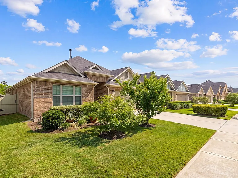 10289 S Goshawk Trl — Photo 42