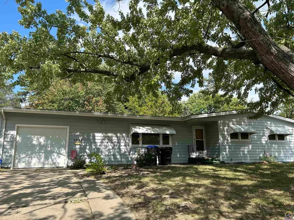 5036 SW 26th St, Topeka, KS 66614