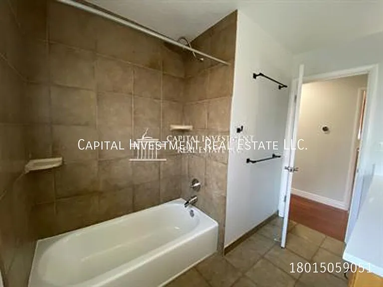 2626 S 1700 E — Photo 8