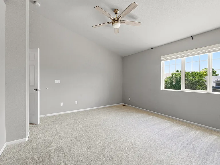 1820 Falcon Ridge Dr — Photo 14
