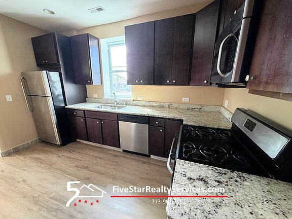5th image of 4551 N Pulaski Rd #3SS