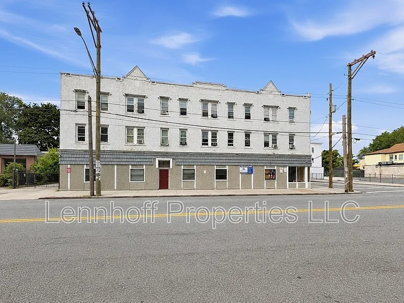 Building Photo 4