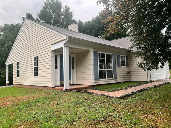 5805 Pennycross Ln, Charlotte, NC 28216