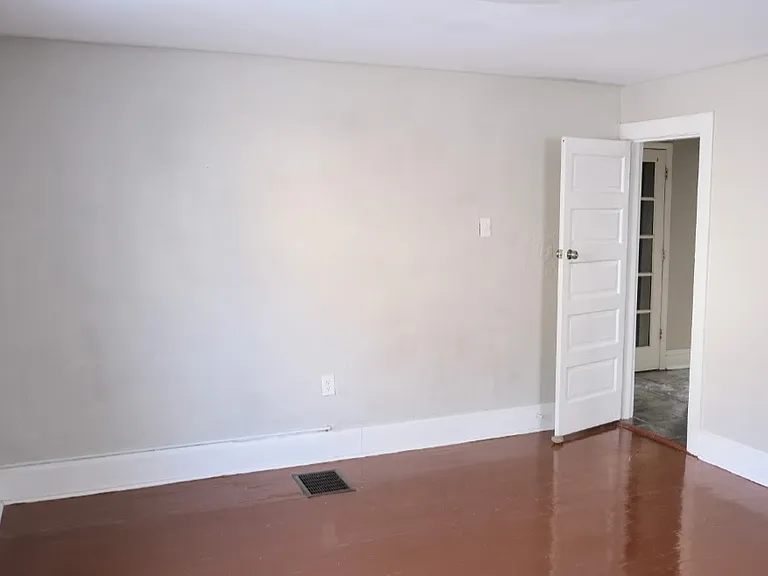 41 Sylvia Ave #2 — Photo 7