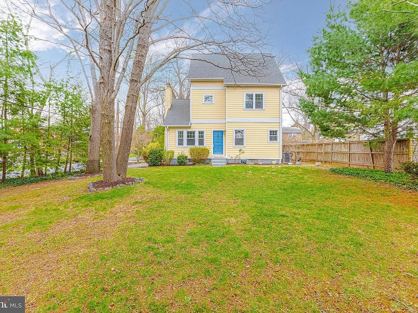 5 bed, 2618 sqft, $5,999 — Photo 2