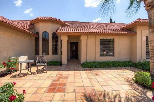 3rd image of 10117 E Dreyfus Ave