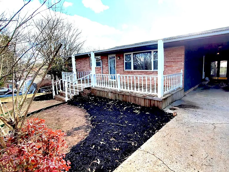 505 Chestnut St — Photo 2