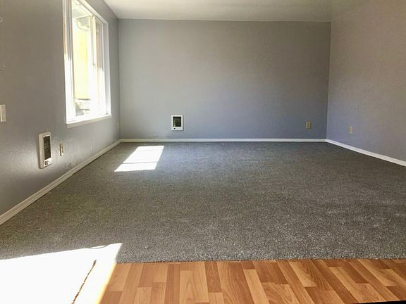 4th image of 812 NW 10th Ave
