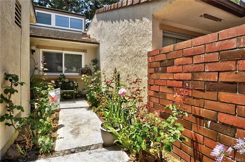 2 bed, 1224 sqft, $3,750 — Photo 3
