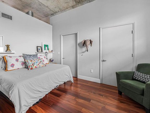 5th image of 1502-7934 West Dr #1502