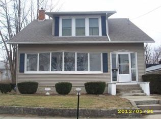 126 S Madison St, Carthage, IL 62321