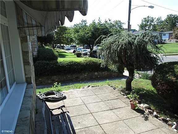 3rd image of 3911 Patrician Dr