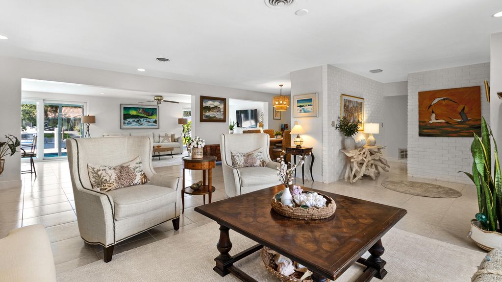 2750 NE 8TH Court, photo 8