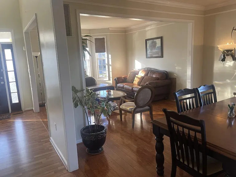 125 Rosemary Ct — Photo 5