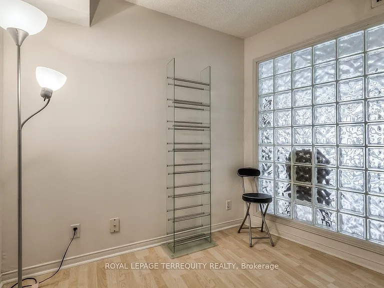 106 Redpath Ave #18 — Photo 20