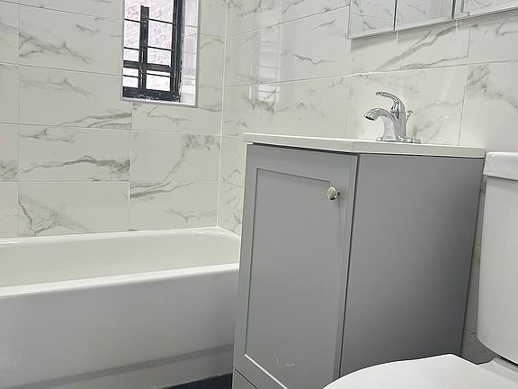 5th image of 556 W 156th St APT 25