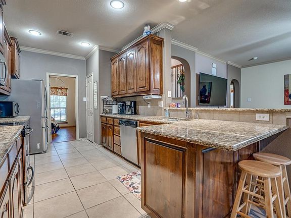3rd image of 1652 Secretariat Ln