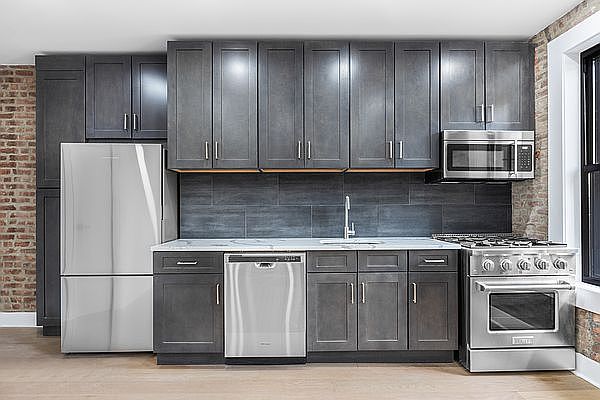 1st image of 122 7th Ave #2