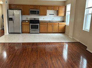 346 Washington Ave APT 4, Oakmont, PA 15139