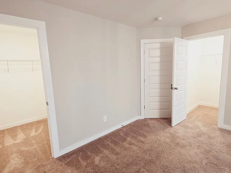 2122 Ellsworth Loop Rd — Photo 22