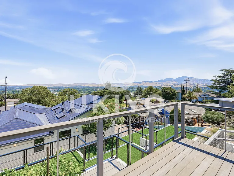 133 Hilltop Cres — Photo 48