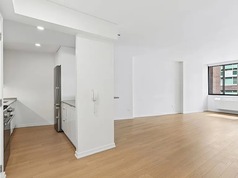 75 W End Ave #S9I — Photo 6