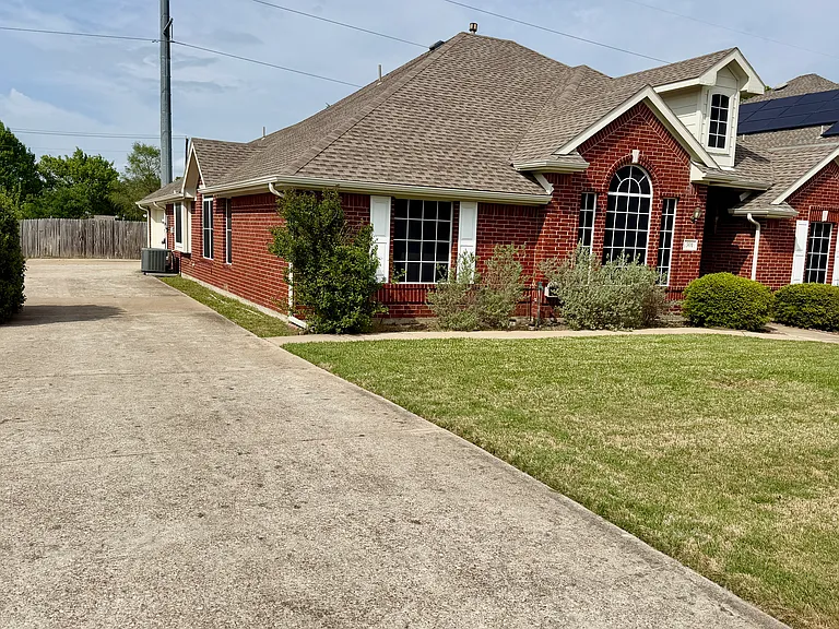 301 Mimosa Dr — Photo 17