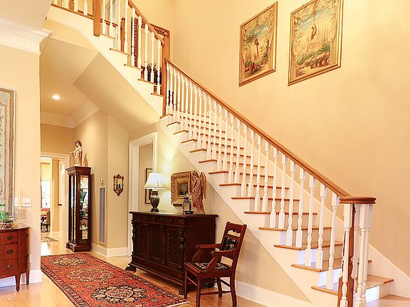 Foyer is 22' high