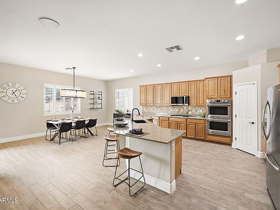 5th image of 3032 E TURNBERRY Drive