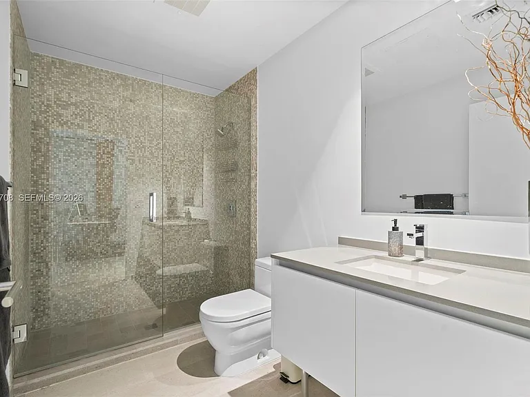 88 SW 7th St #809 — Photo 26